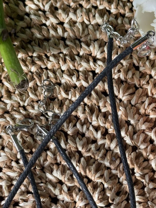 Sort bomullssnor m/lås 45 cm